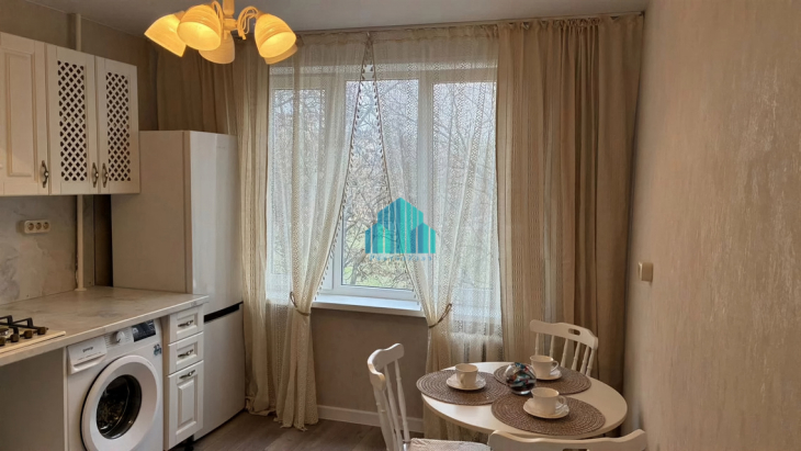 2-к. квартира, 50 м², 4/5 эт.